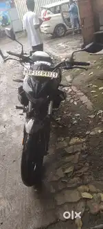 Dusri bike le raha hai