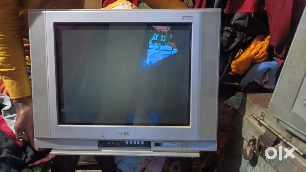 ONIDA TV HAI 4YERS OLD VT HAI REMOTE NAHI HAI