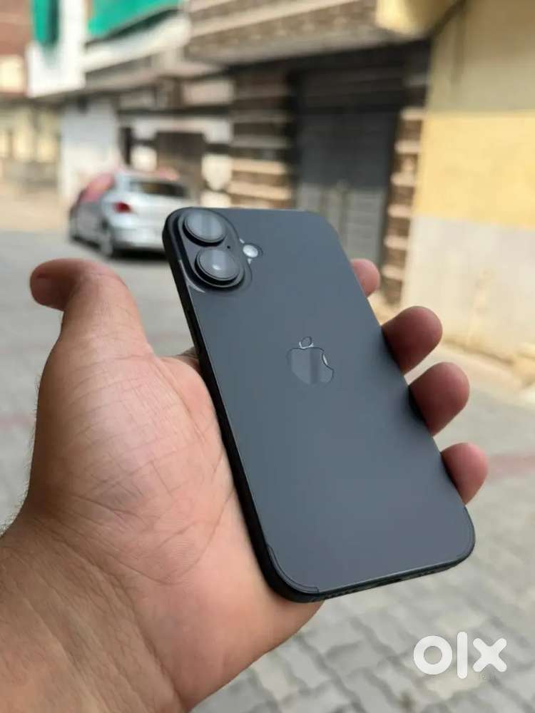 iPhone 16 Black colour / 128 Gb