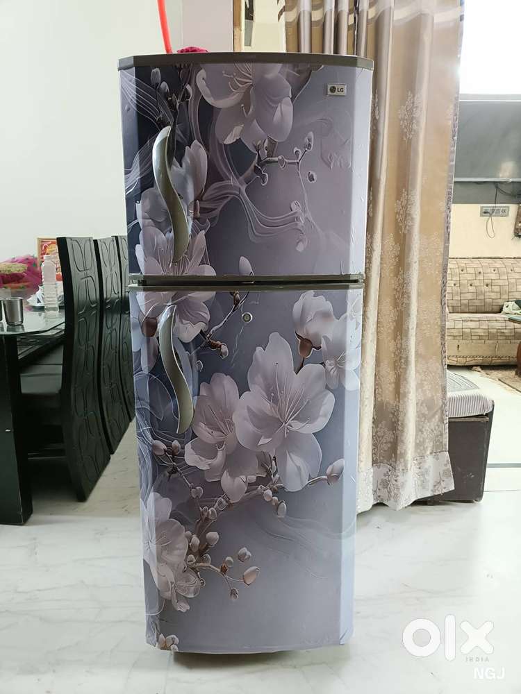 Lg 230 ltr 4 star fridge good condition urgent sell