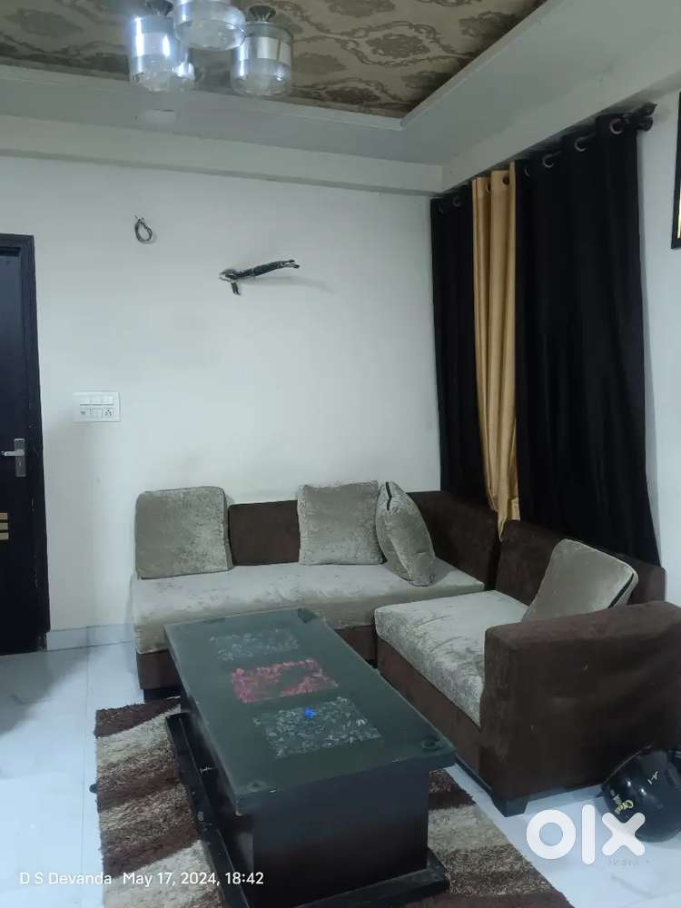 2 BHK fully furnished flat available