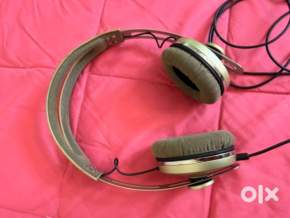 Sennheiser momentum head phones