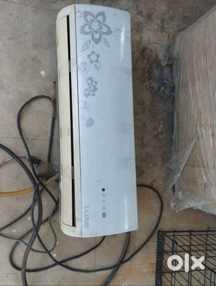 Lloyd 1.5 Ton Split AC