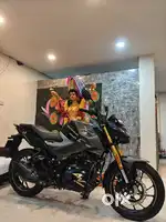ONLY 9 MONTHS OLD HERO XTREME 160R 4V WITH USD FORK WITH DUAL DISC