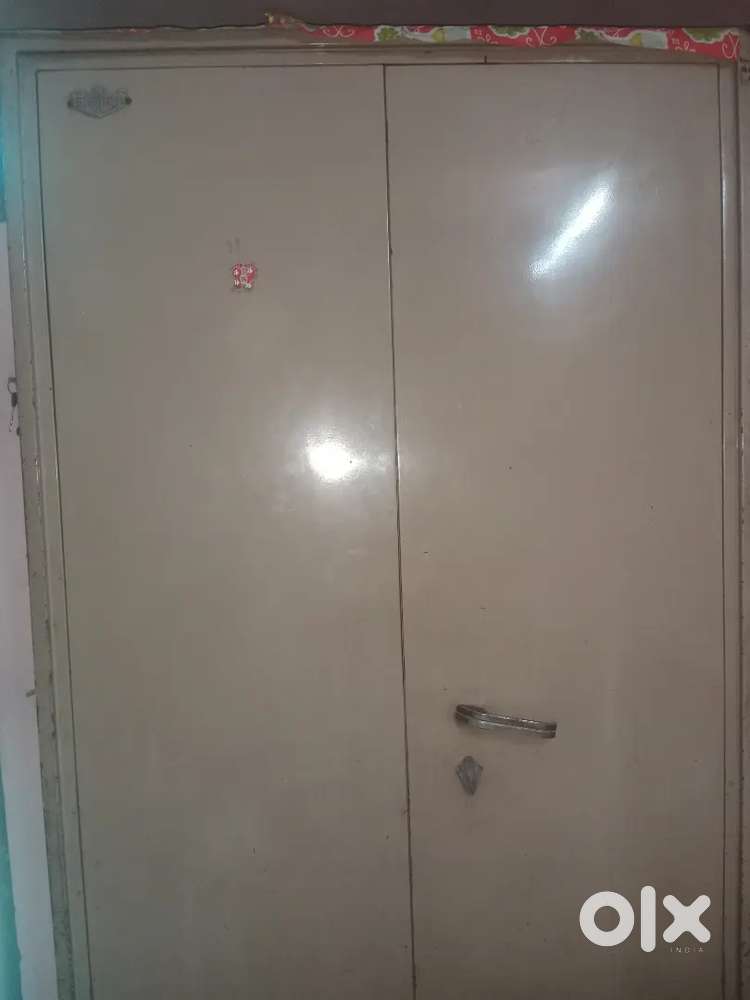 Vishwkaram solid metal almirah