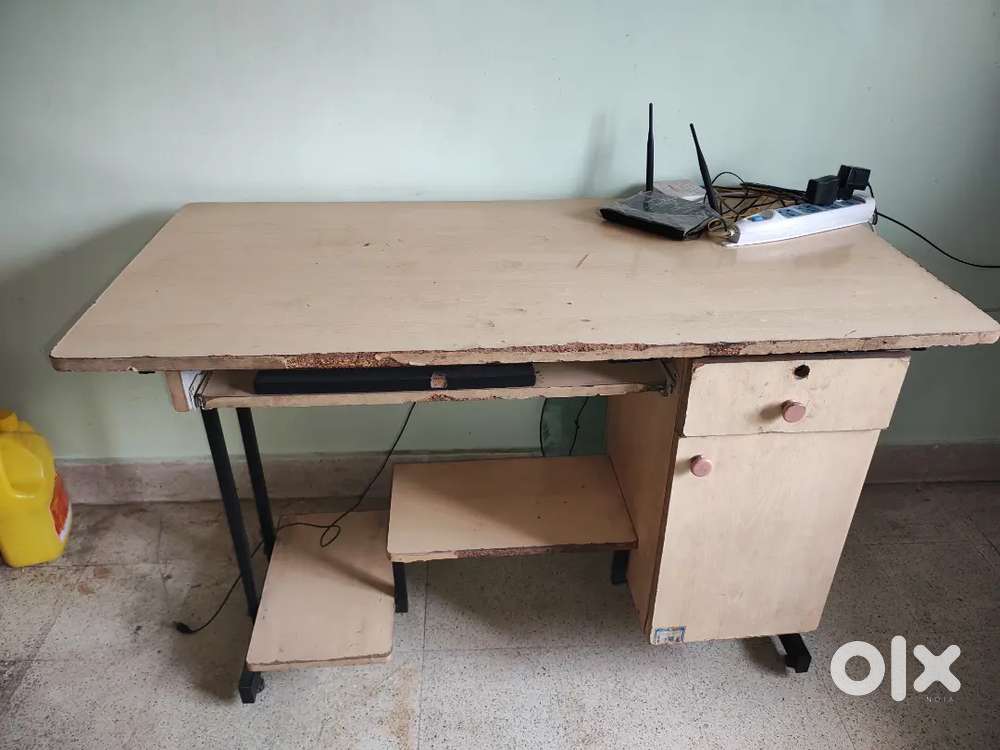 Computer Table