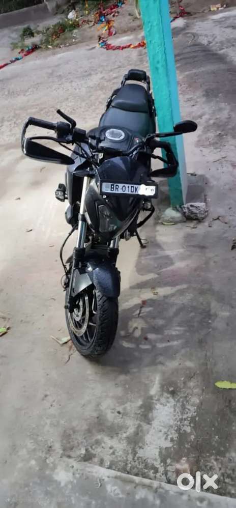 BAJAJ DOMINAR 400 (2017)