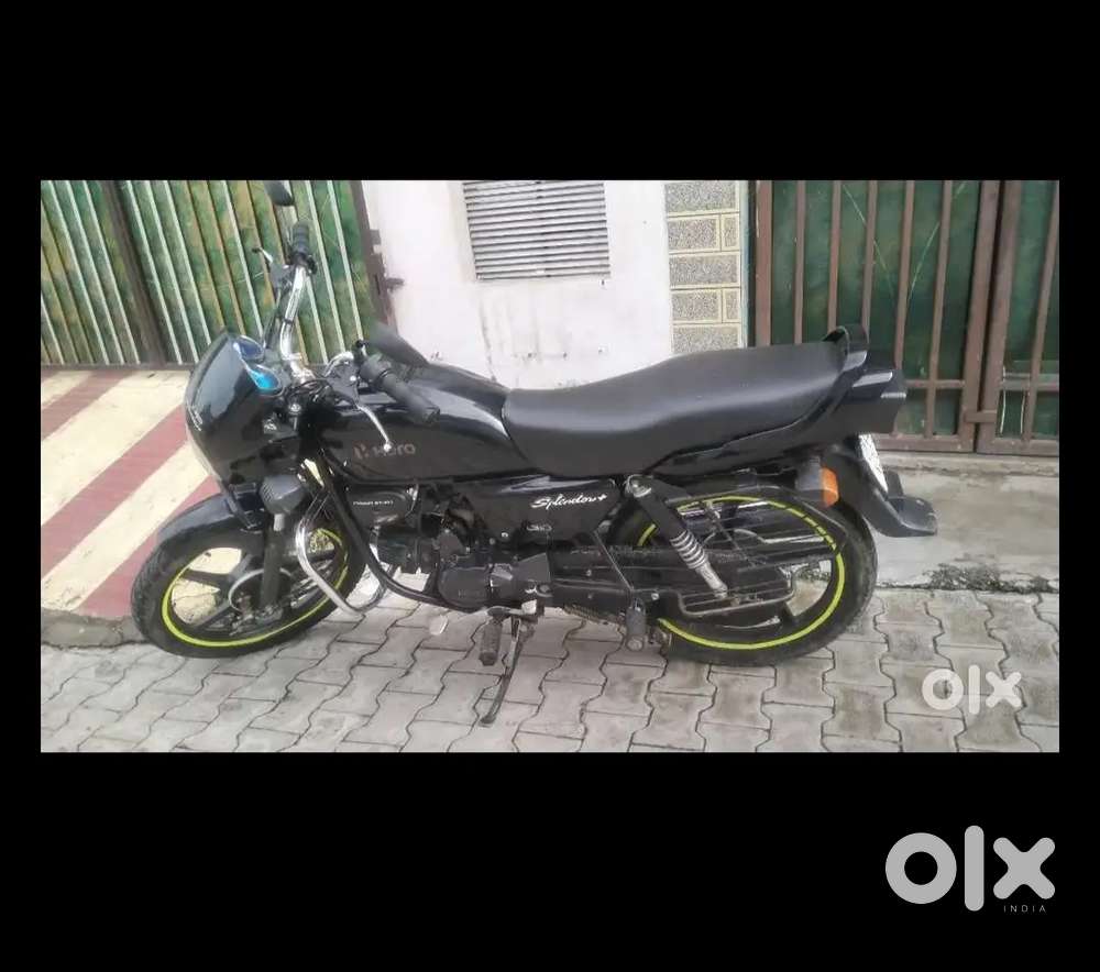 Z black A1  showroom condition full pepar complete and  new batry ...