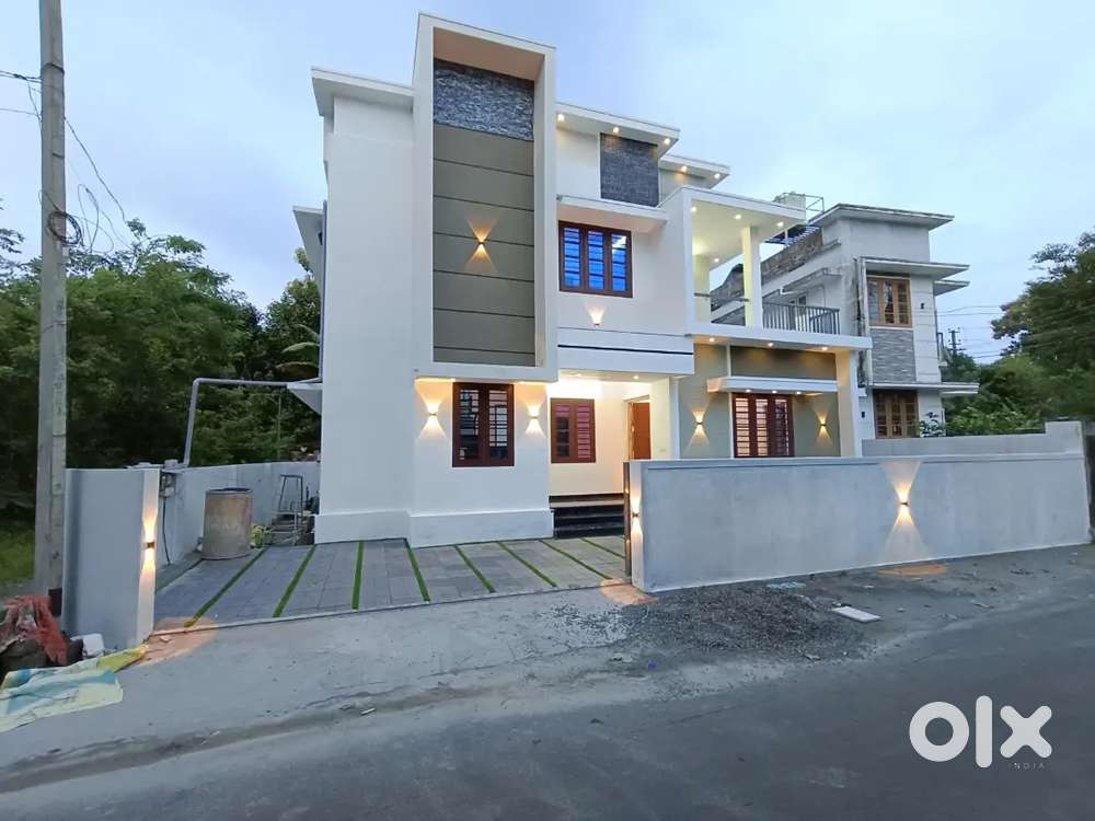 Newly built 1254 sqft 3.650cent house for sale near North paravur