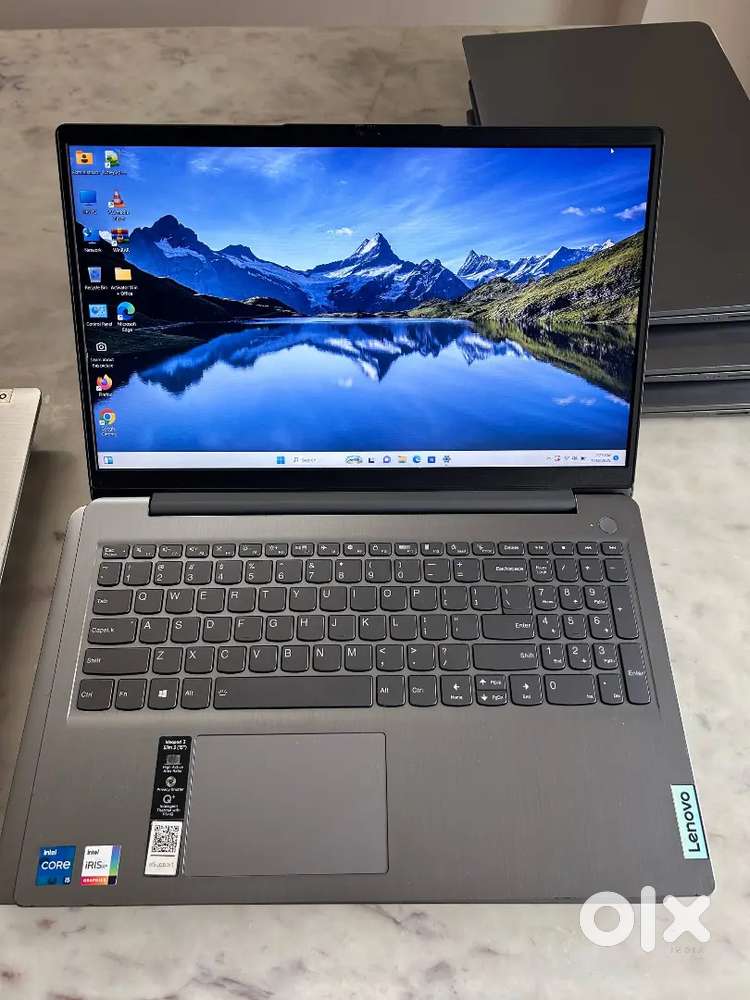 Lenovo IdeaPad 3  Intel I5 11th Gen RAM : 8 GB SSD :512 GB