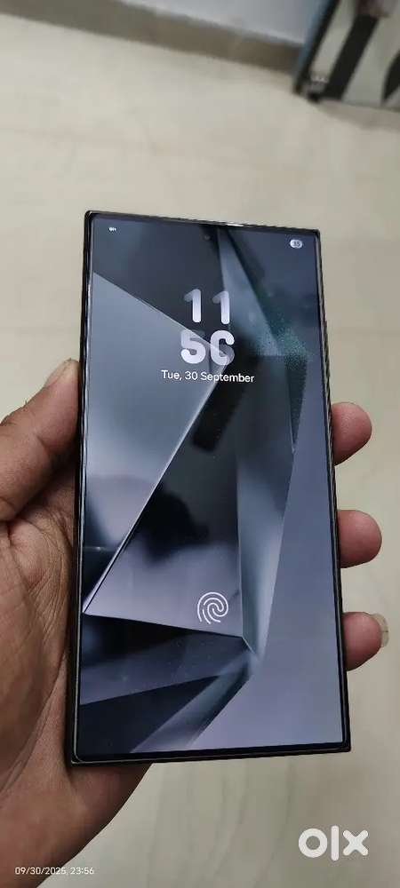 Samsung galaxy S24 Ultra 5G with bill & box
