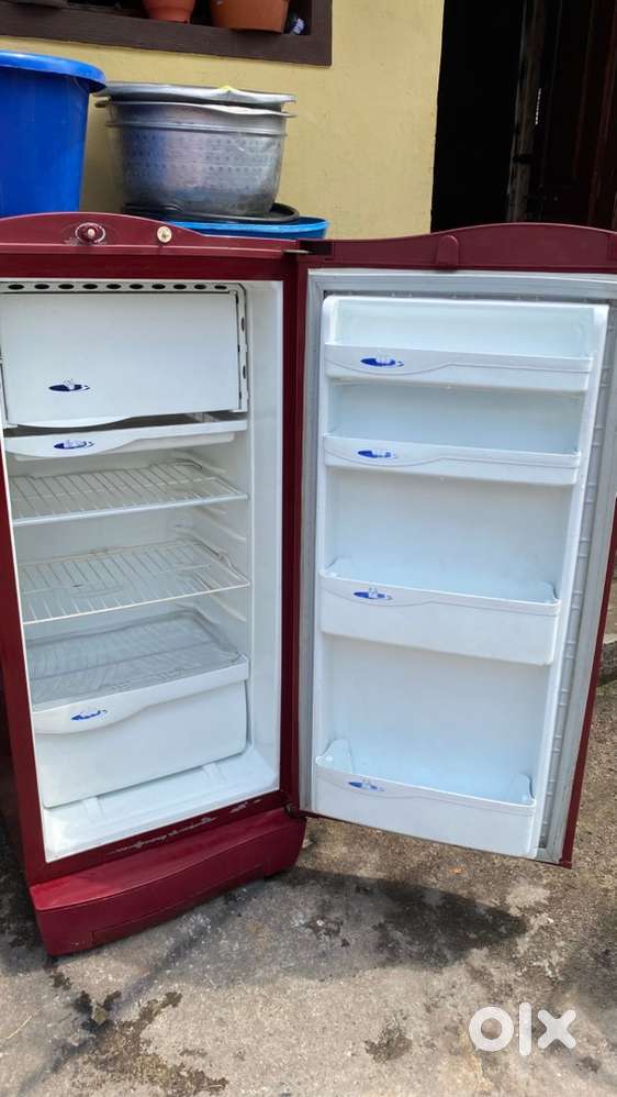 Second hand fridge and washing machine and AC also available
