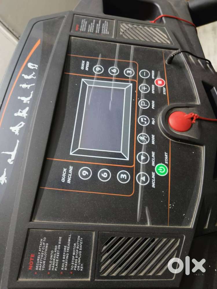 DURAFIT make 5 HP Peak DC Motorized Foldable TRADE MILL