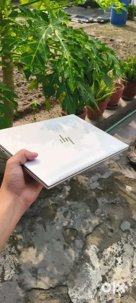 Urgent sell. Hp Elitebook 16/256 i5 gen 13th