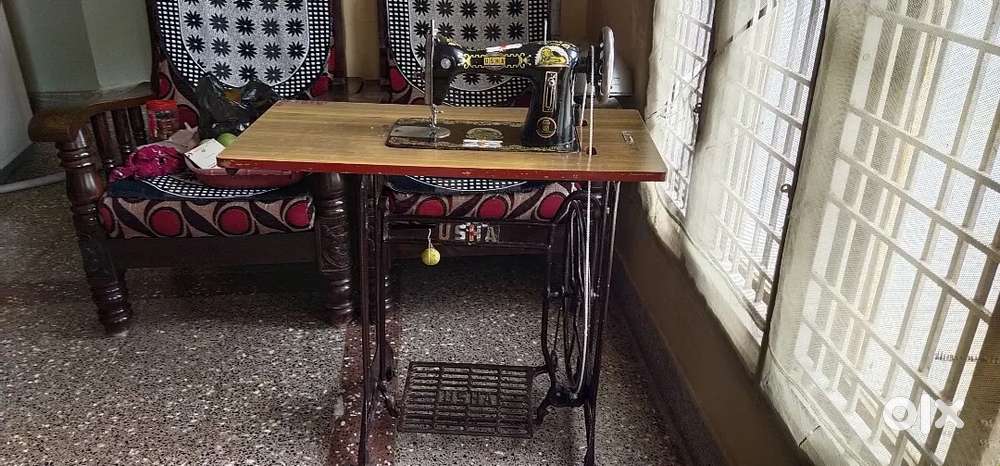 Tailoring machine with motor