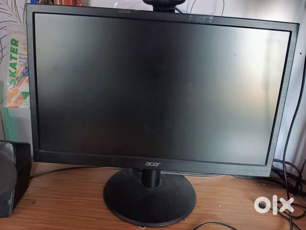Intel i3 Lenovo Desktop with LED screen/Web camera/UPS in 11000 (cash)