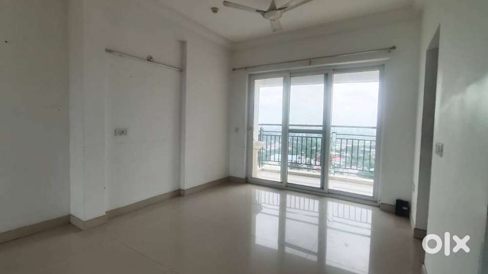 #3 BHK Semi-Furnished Flat for Rent – Seaport–Airport Road