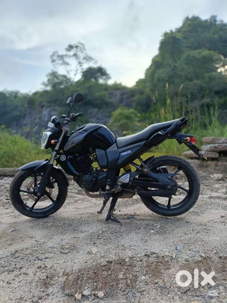 YAMAHA FZ BLACK