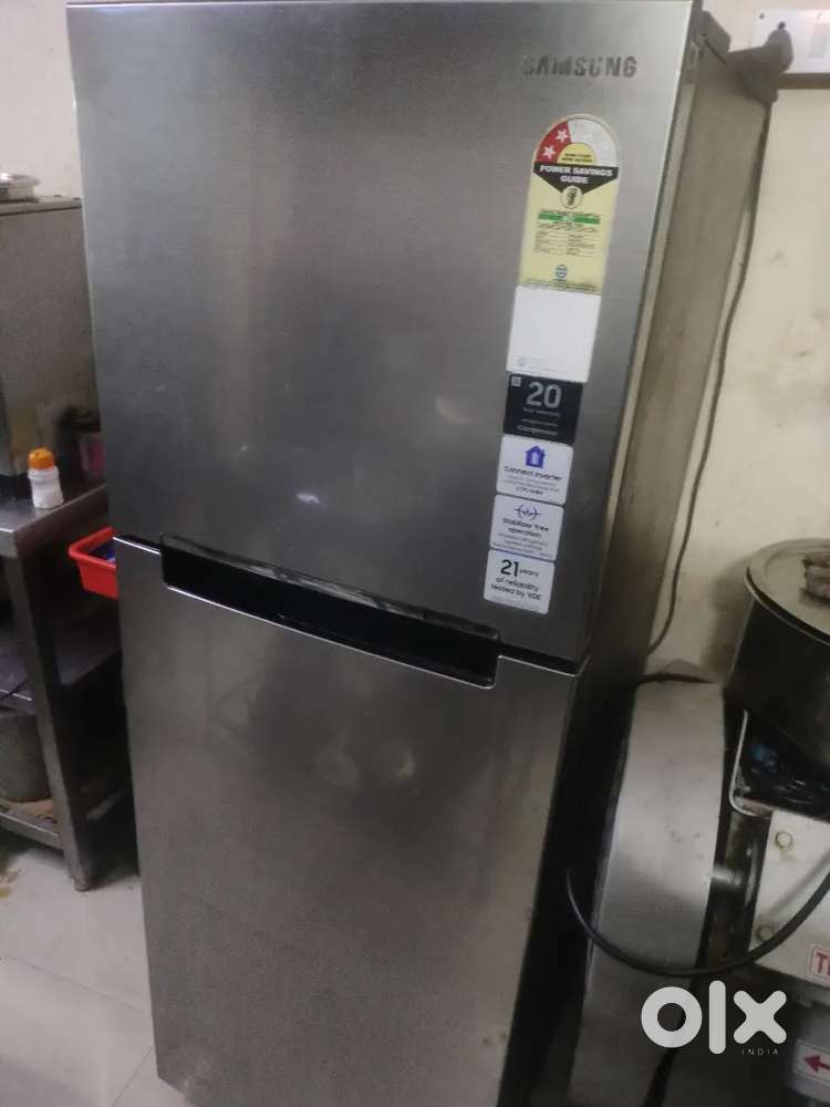 SAMSUNG DOUBLE DOOR REFRIGERATOR