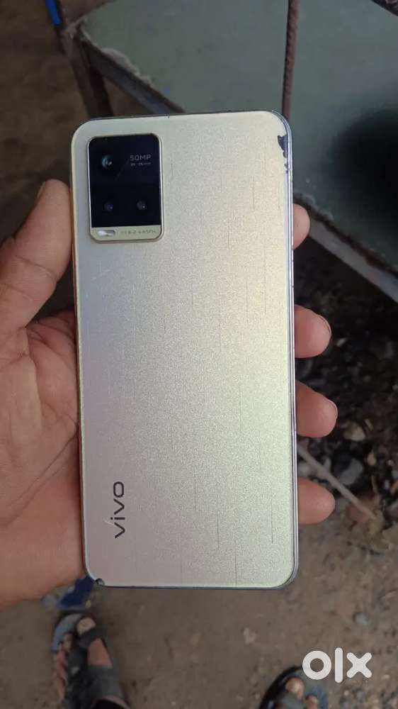 Vivo y33t 8+4/128 charger he