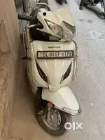 WHITE HONDA ACTIVA 5G