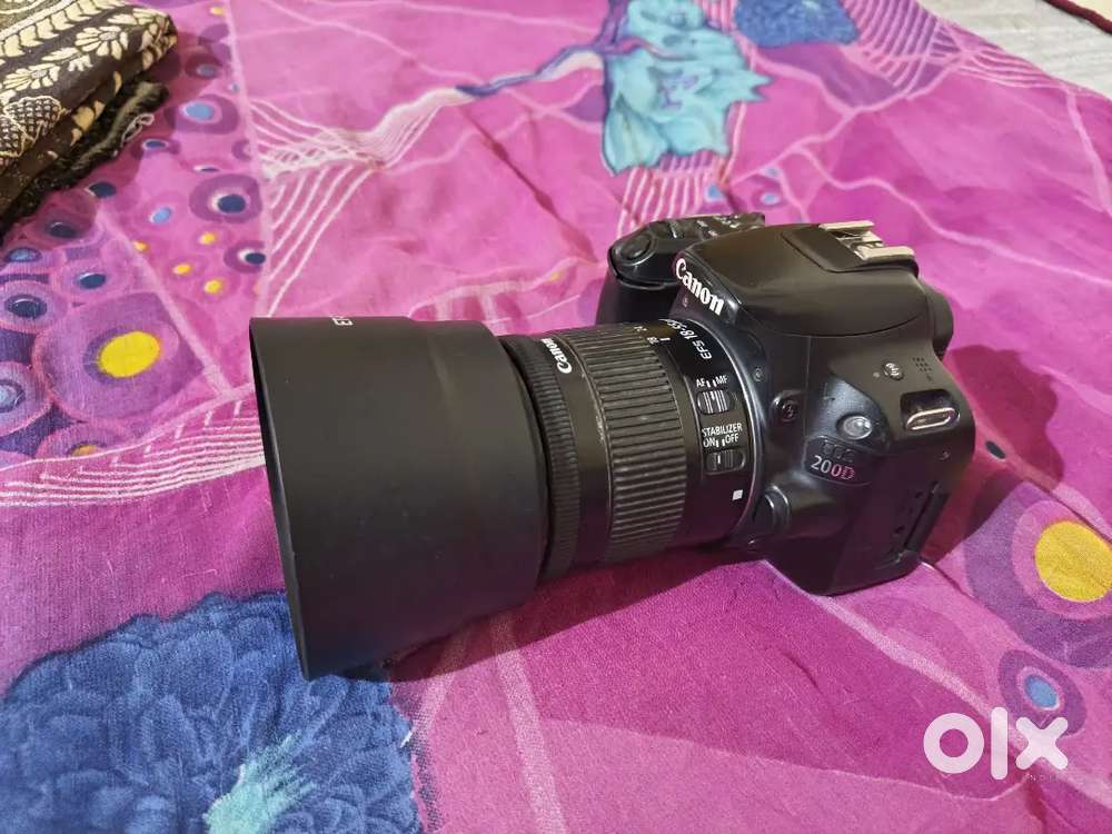 CANON 200D