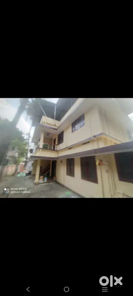 2 BHK HOUSE FIRST FLOOR RENT AT PALARIVATTOM MEDICAL CENTER NEAR