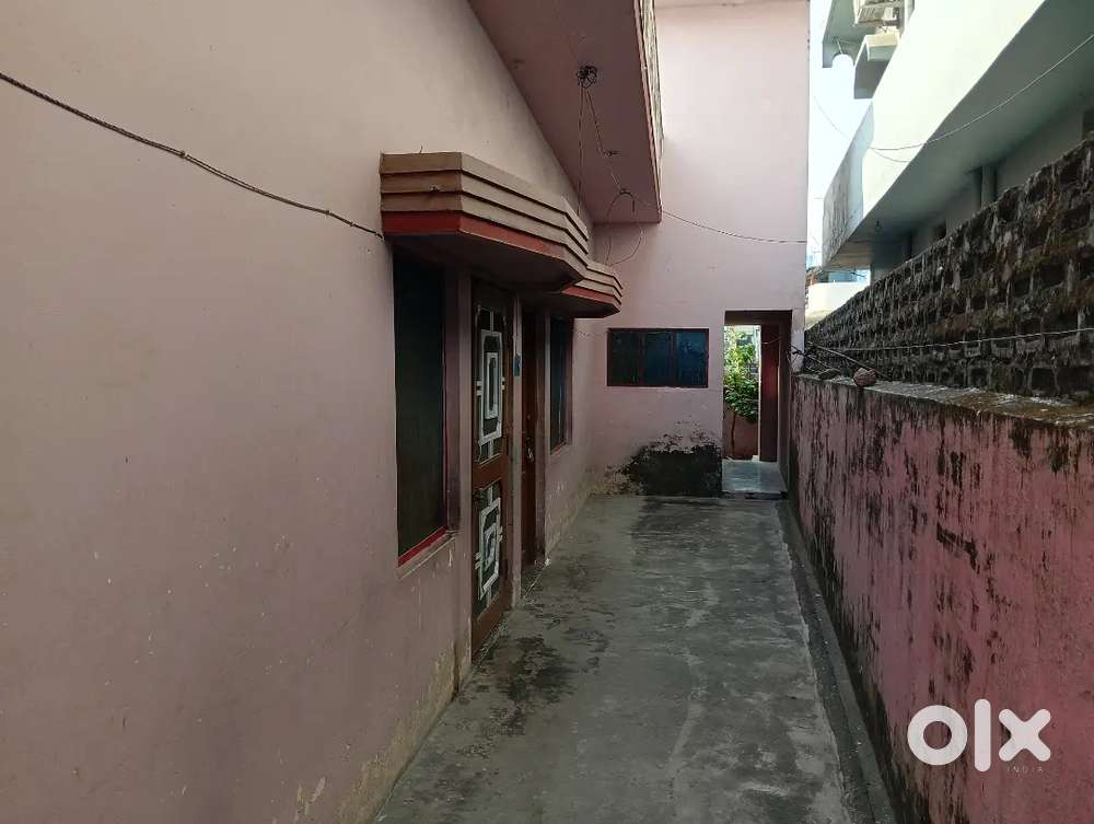 2 room set available for rent