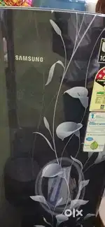 Samsung Refrigerator – Excellent Condition, Looks Like New