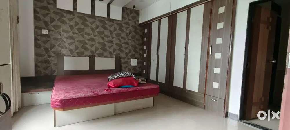 OFFER PRICE IS LOW 2 BHK FULLY FURNISHED RUNNING RENT INCOME 27500 RS