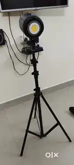 FULL SET FOR PHOTO SHOOT - STAND , LIGHT , UMBRELLA