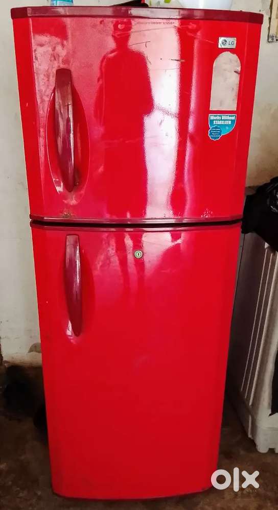 Neet and good condition double door fridge .7000rs