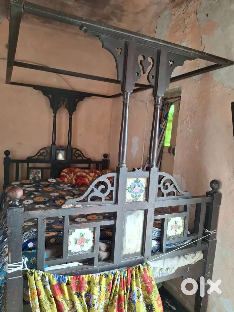 Antique bed double bed