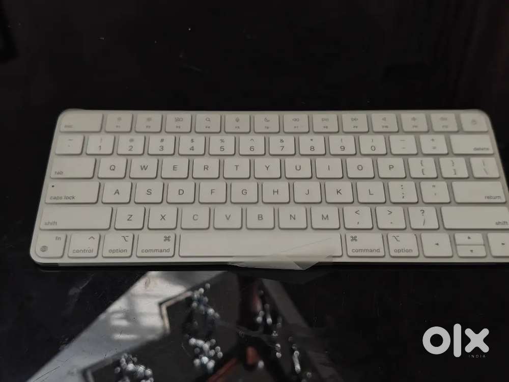 Apple Magic Keyboard – Excellent Condition  Original  Fully Working