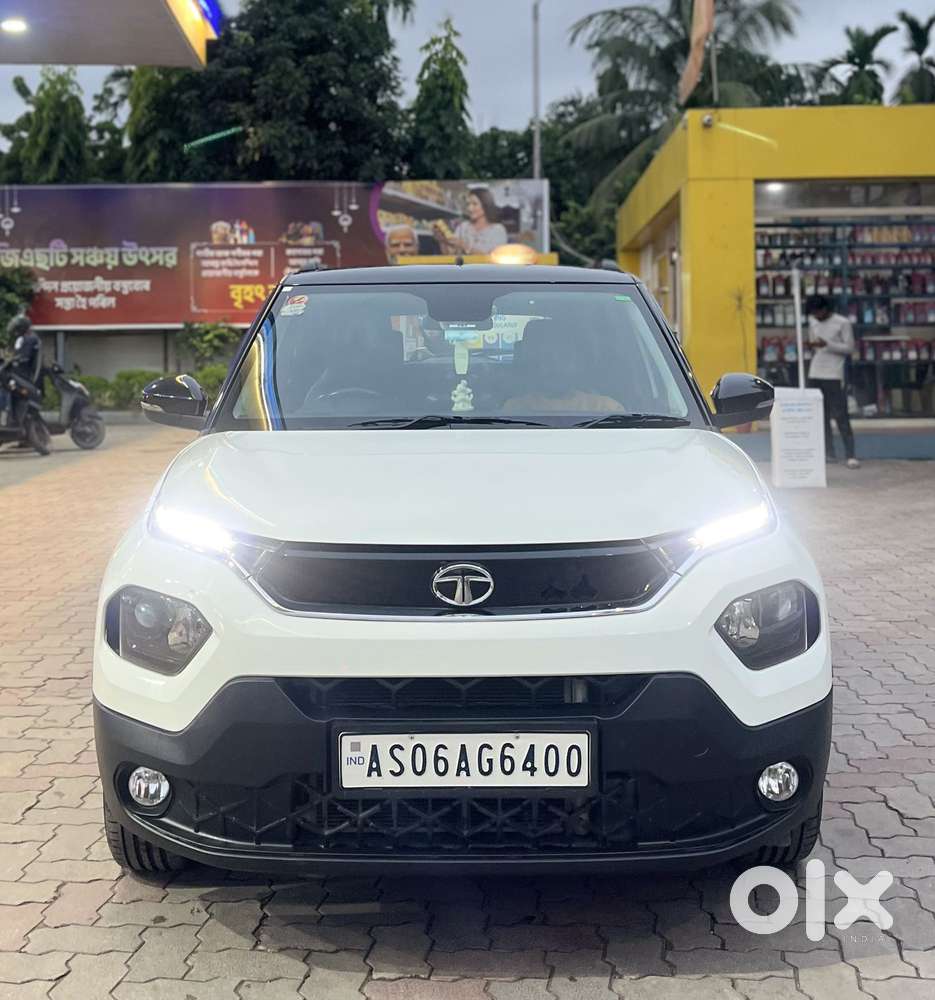 Tata Punch 1.2 Revotron Creative AMT Dual Tone, 2022, Petrol