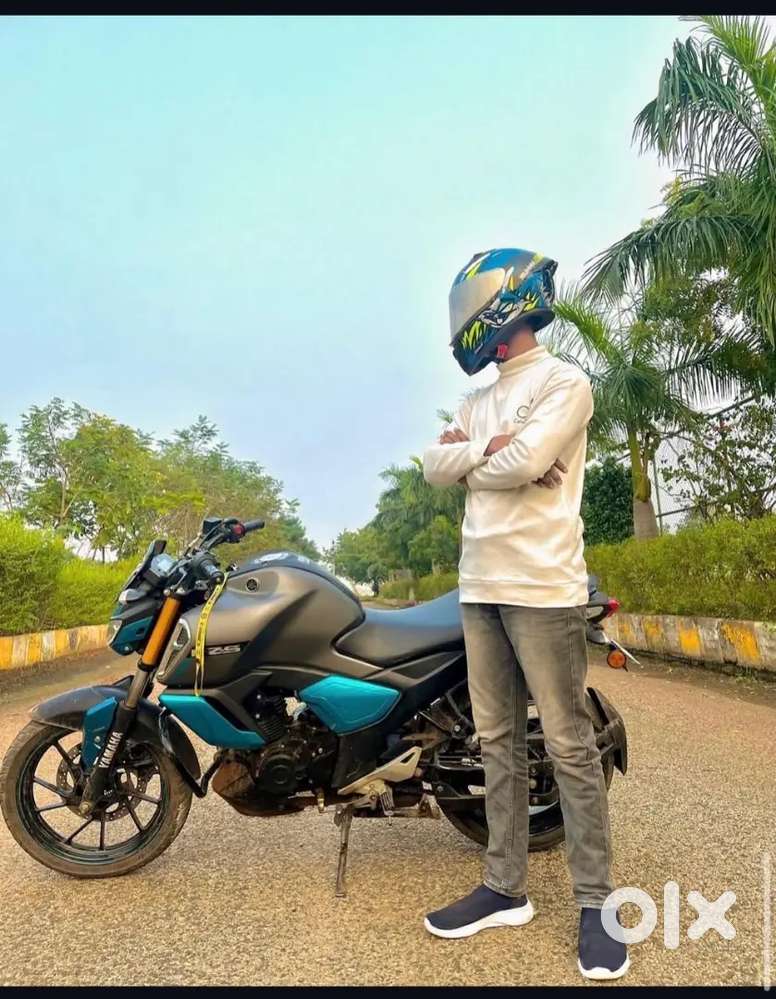 Fz v3 bs4 engine smooth as new mileage upto 55 km/litre excellent bike