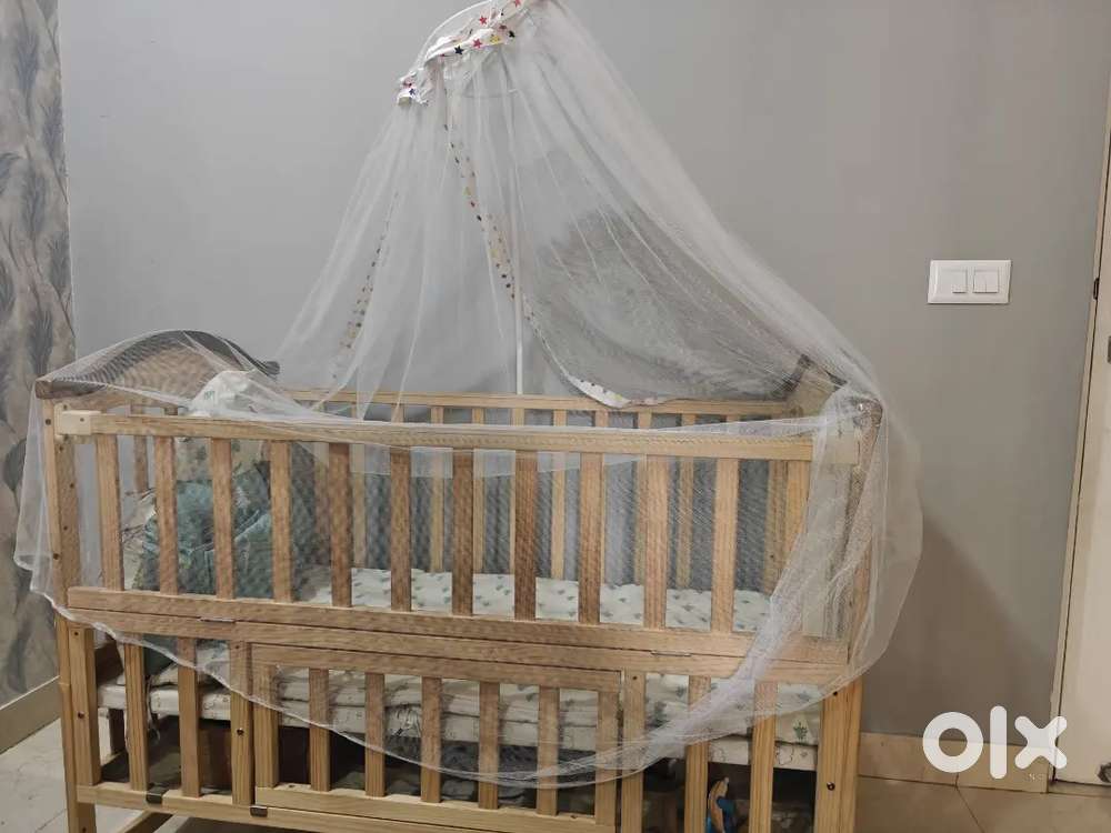 Star and daisy crib