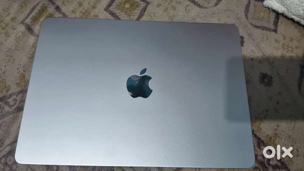 MacBook Air M2 (1 year Warranty)