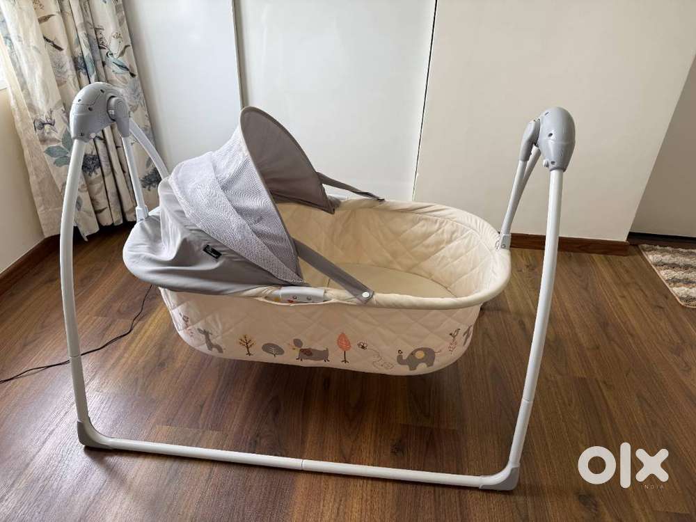 R for Rabbit Lullabies Baby Cradle Automatic Swing