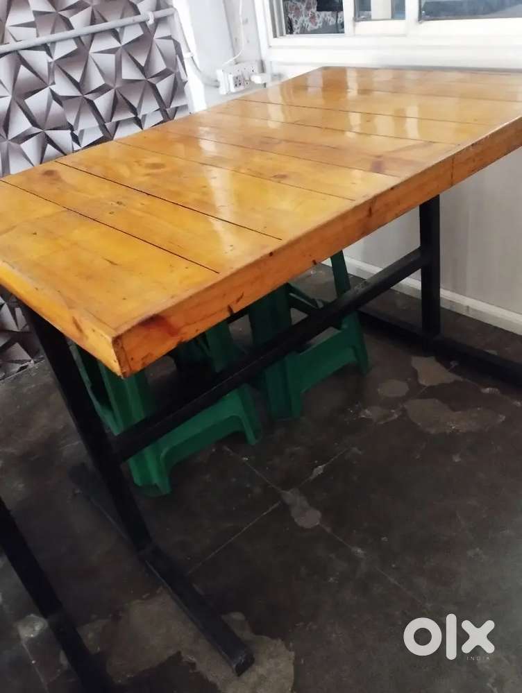 Computer tables for sale