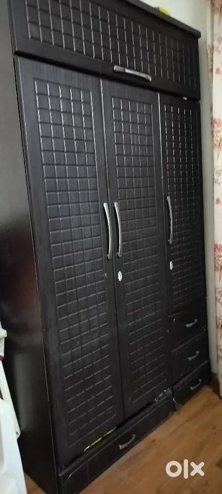 Almirah (qty 2, 5000 Rs each)