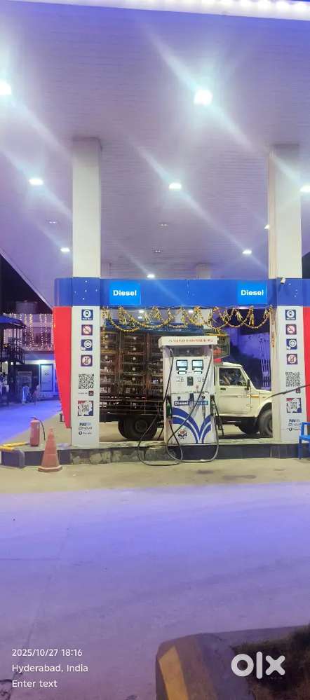 Island casher in petrol pump
