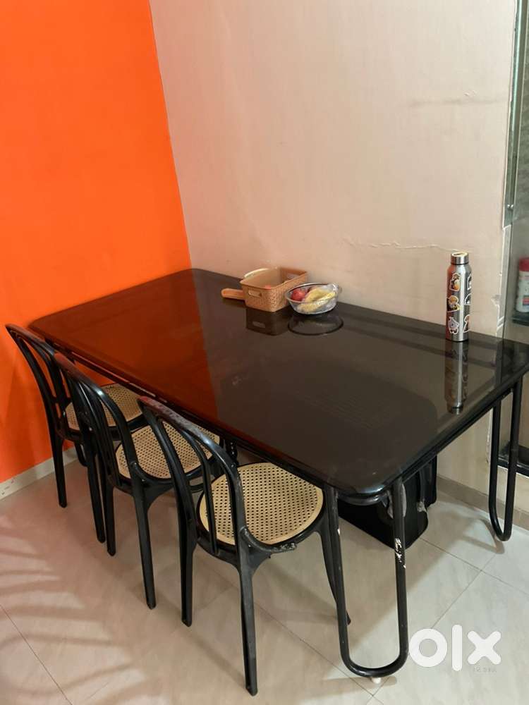 6/8 SEATER BIG DINING TABLE