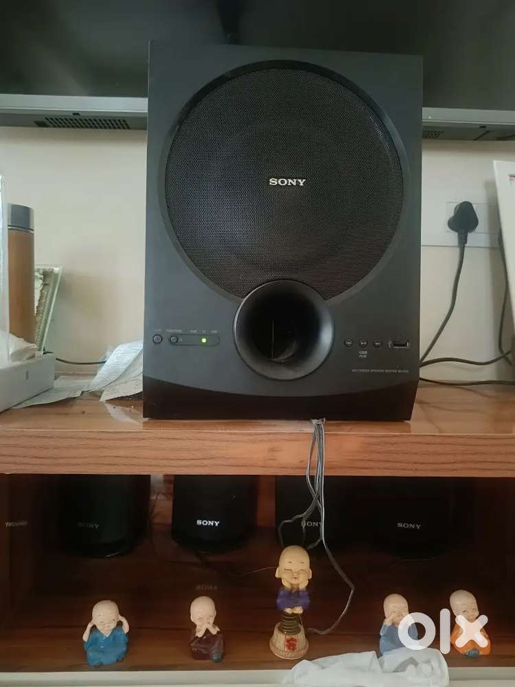 Sony 5.1 sound system with 4 speaker