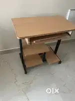 Computer table