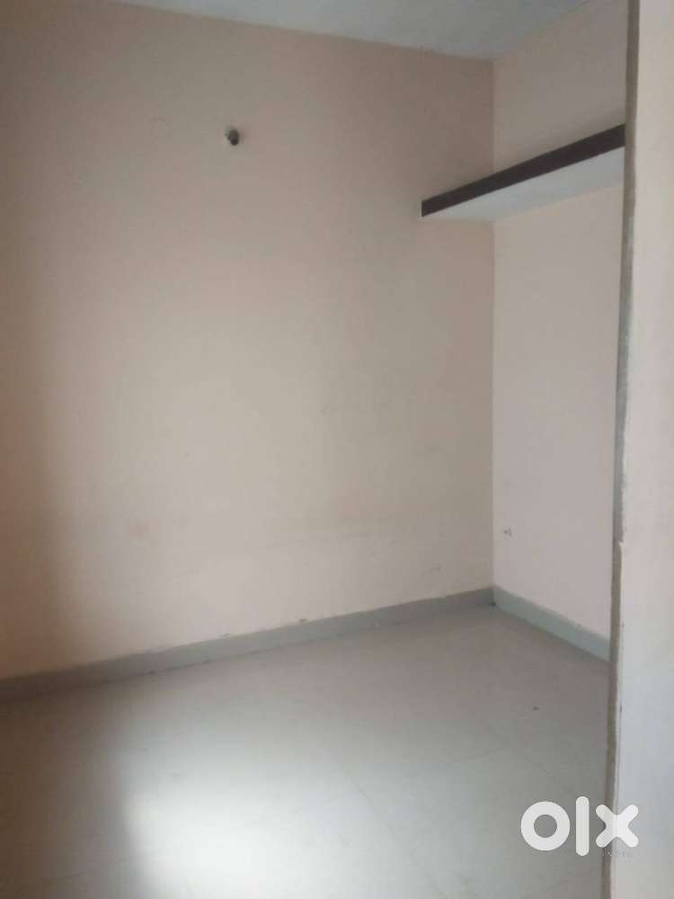 2 BHK Semi-Furnished Builder Floor for Lease in Mathikere