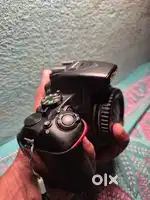 Nikon d5600  50 mm 1.8  kit zoom. Changer battery