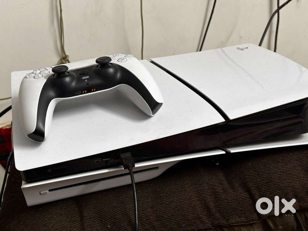 Brand new slim Playstation 5 disc version available.