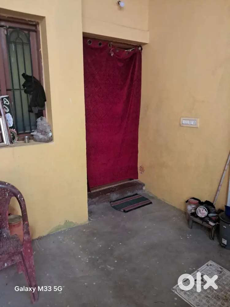 5 lak 1 bhk lease 2bhk 1po 9lak leas orgrils hostel rent 4po