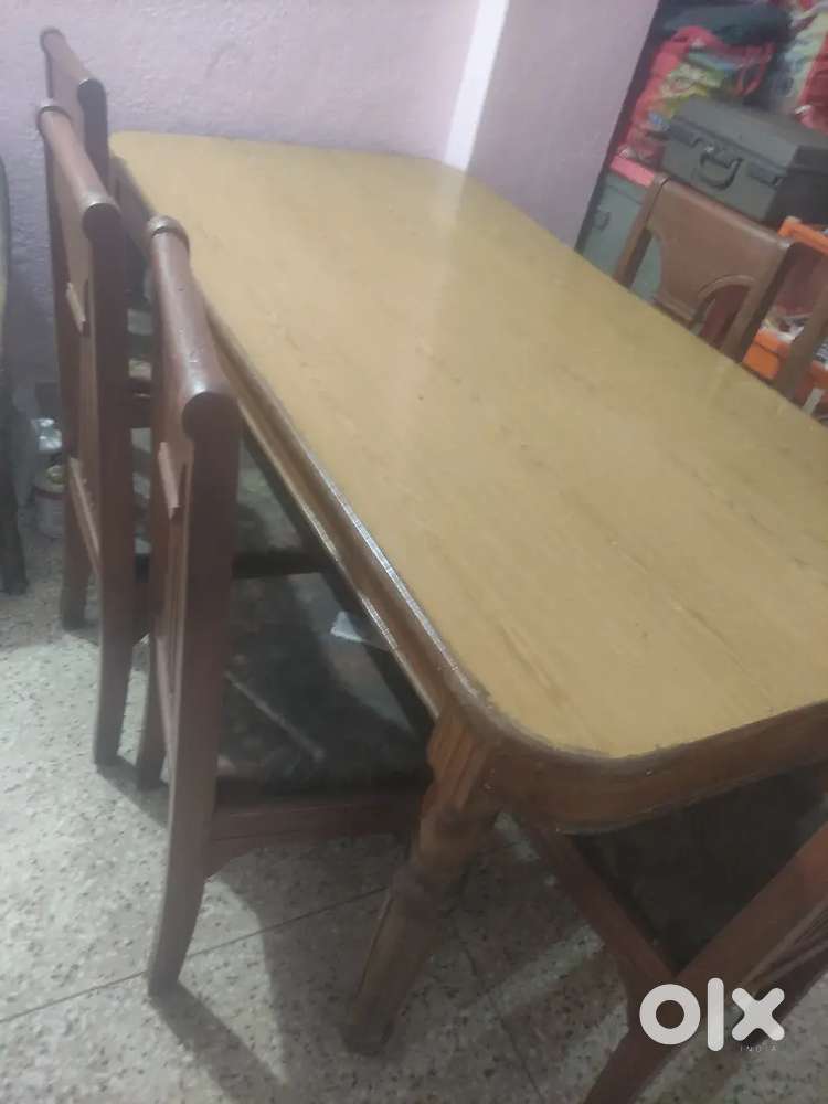 Dinning table 100 percent made up of shagwan wood